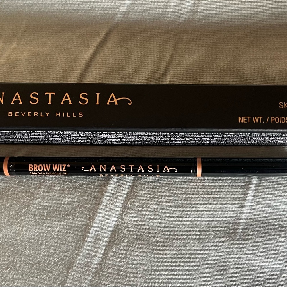 Anastasia Beverly Hills Brow Pencil in Dark Brown